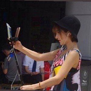 白鹿娱乐圈行迹曝光：真的是为了“吃瓜”吗？