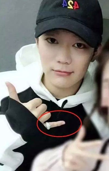 51吃瓜官网揭秘娱乐圈明星名字与吃瓜博主内幕