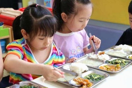 警花张津瑜与吕知樾关系揭秘：从聊天记录到网络风波的全面回顾