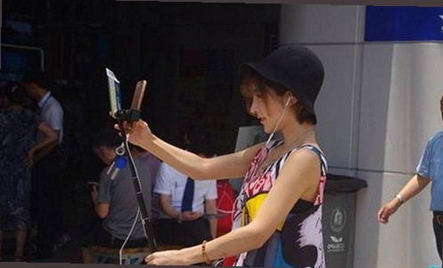 白鹿娱乐圈行迹曝光:真的是为了“吃瓜”吗?