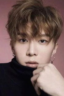 揭秘娱乐圈“吃瓜”现象：心理、社交与商业的多重驱动