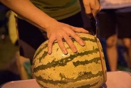 沈腾引爆娱乐圈吃瓜风潮，经典视频合集揭秘幕后趣事