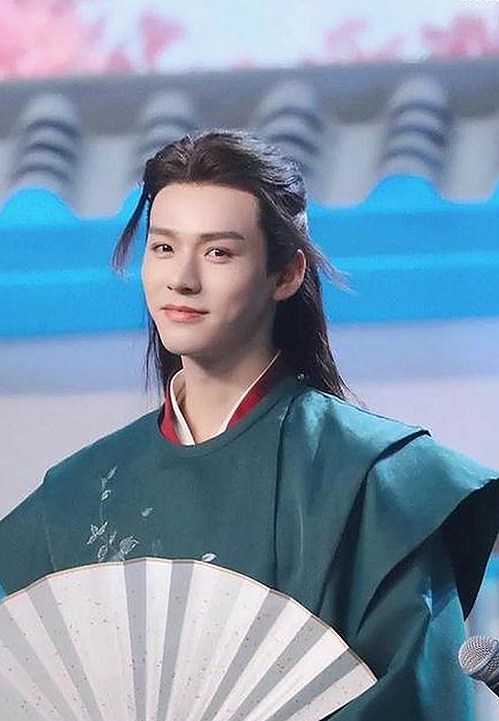 上海第二中学化学老师张越被曝勾引16岁男学生，事件始末全解析